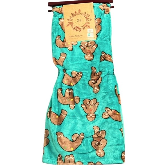 Artisan 34 - ‘Gingerbread Men’ plush throw. 50” x 70”. NWT. Last one! - Picture 1 of 3